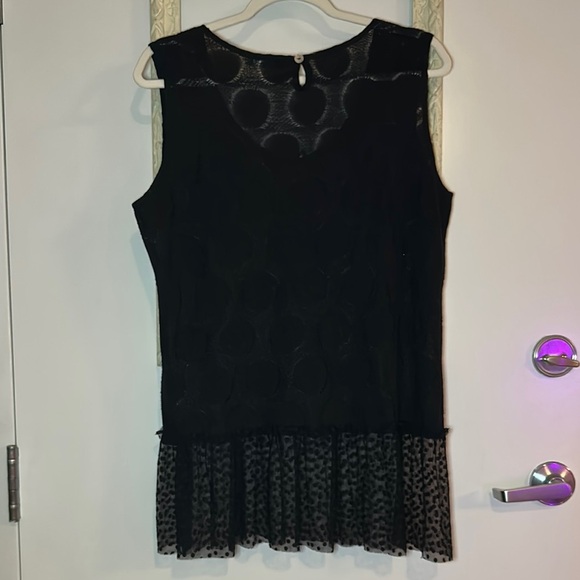 ZOÉ | Black Sleeveless Top with Sheer Hem - Picture 9 of 12